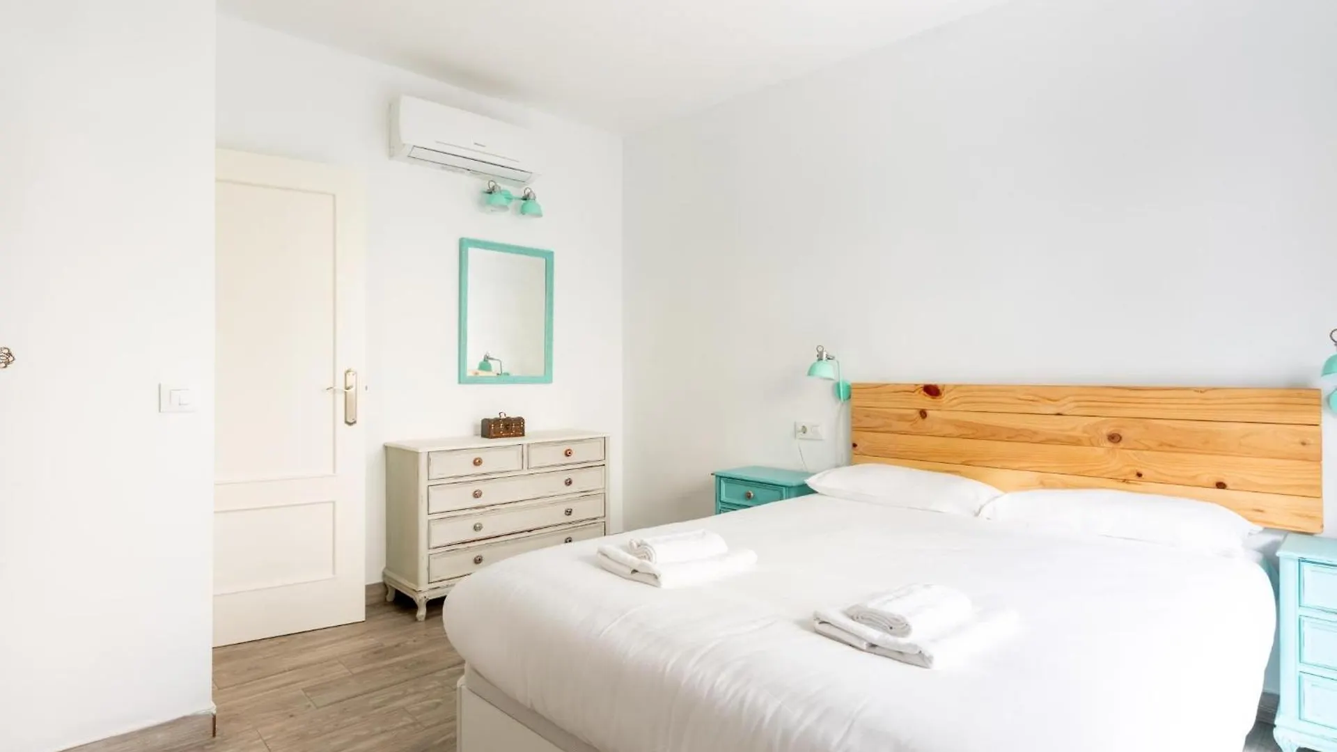 Holi-Rent Padre Isla Apartment Seville 0*,  Spain