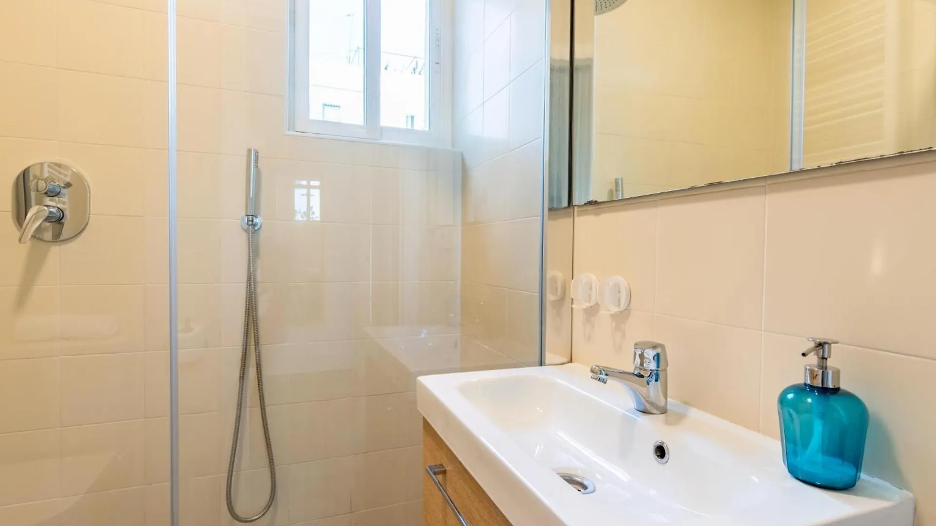 Holi-Rent Padre Isla Apartment Seville Spain