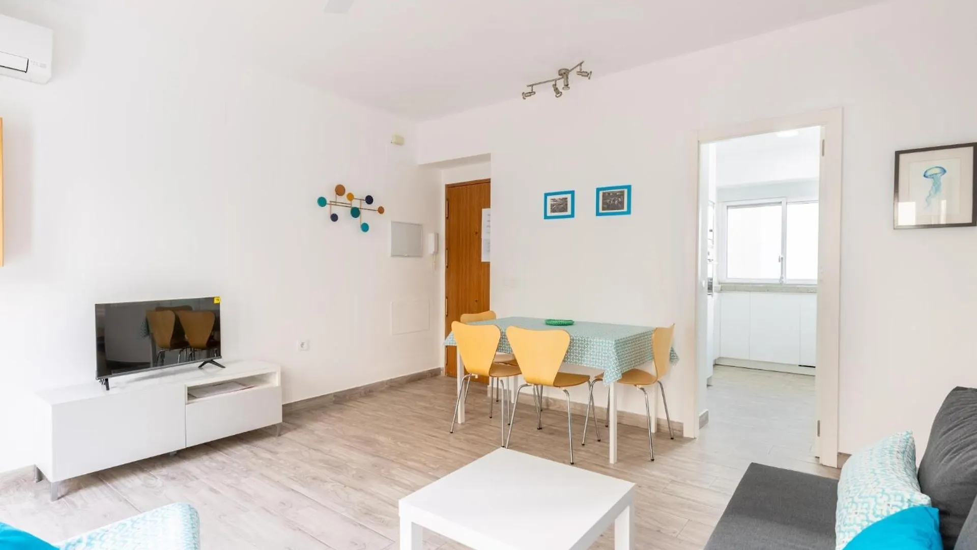 Holi-Rent Padre Isla Apartment Seville 0*,  Spain